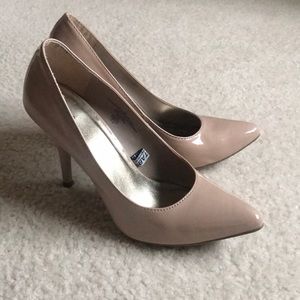 Mossimo nude pumps
